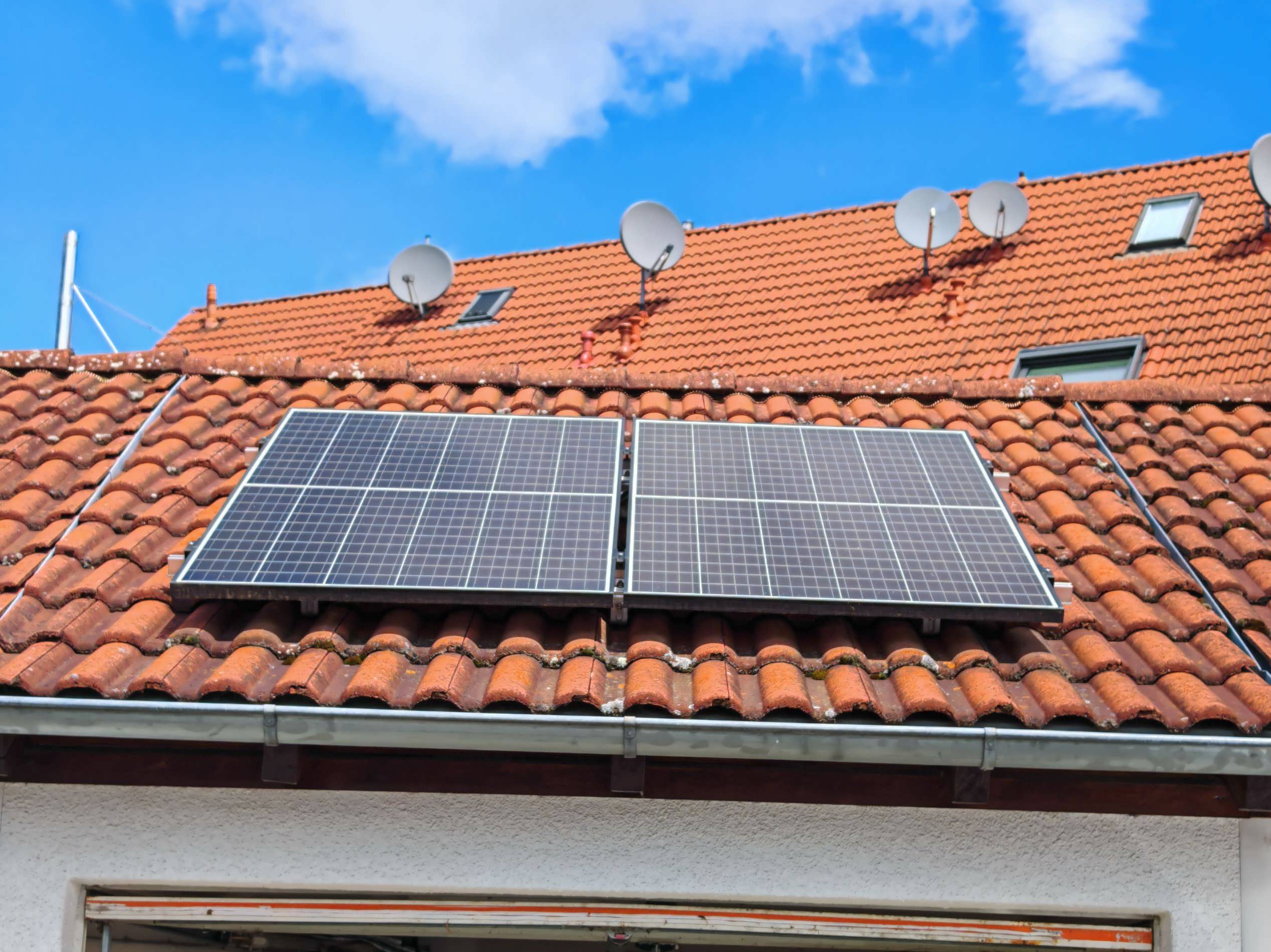 So sah die alte PV-Anlage vor der Demontage aus